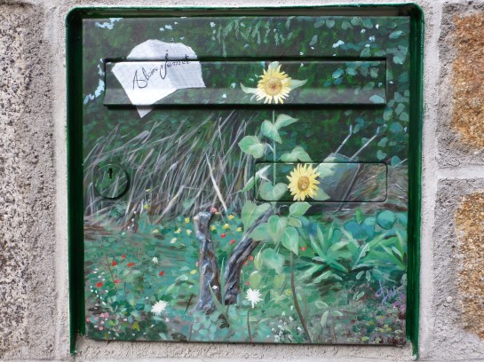 A la porte de chez Alain